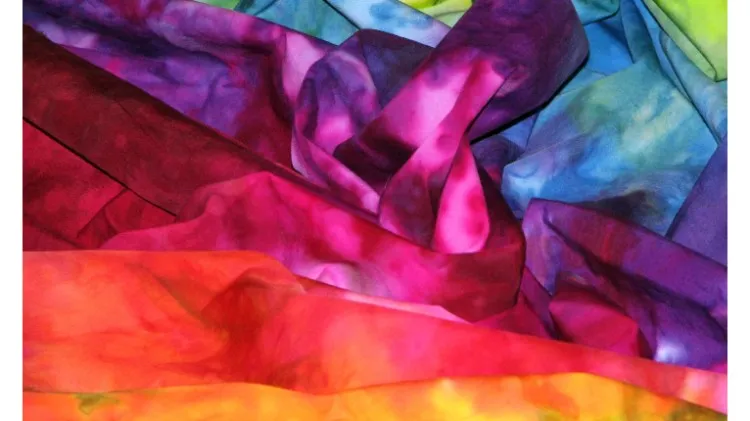 Vải nhuộm bị lỗi dẫn đến tình trạng loang màu