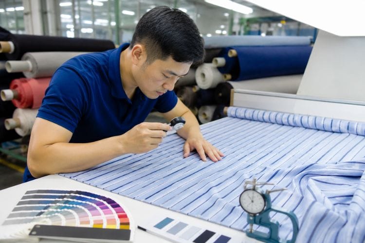 Lưu ý khi sản xuất vải dệt thoi yêu cầu 