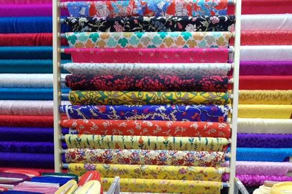 Chợ vải Kim Biên