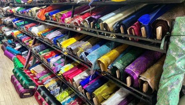 Mua vải gấm ở đâu tại TP.HCM? Top 5 chợ vải đáng ghé nhất