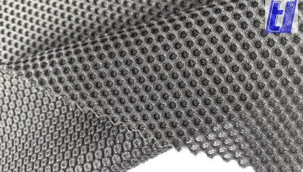 Vải lưới dệt kim là gì? Đặc điểm, phân loại và ứng dụng thực tế